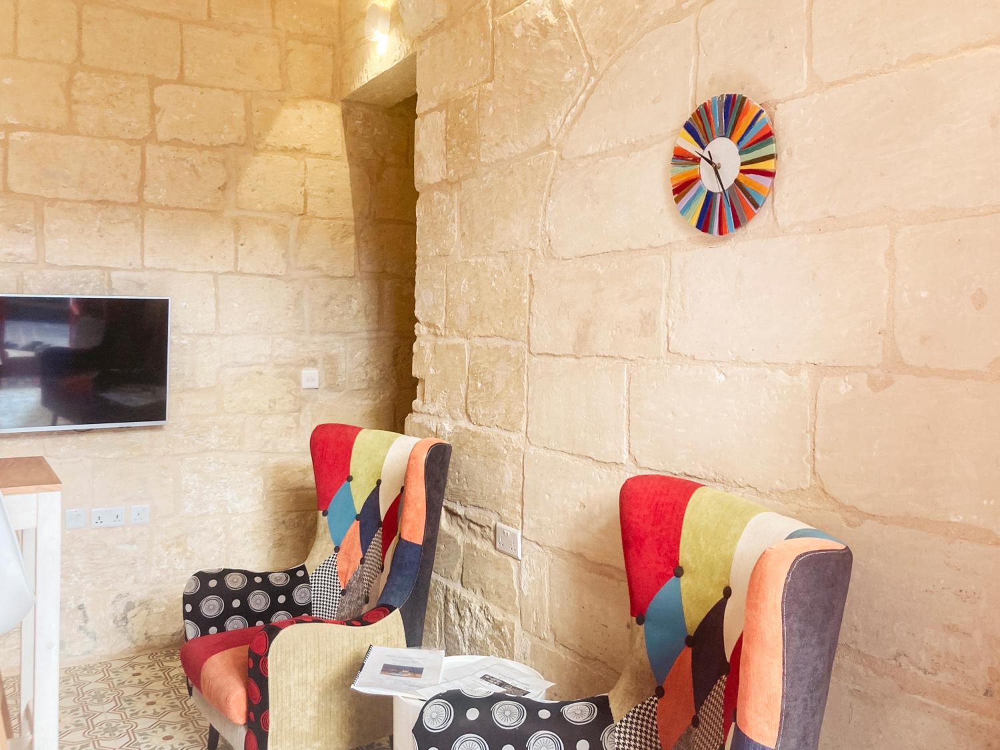 Apartment Malta's Naughtiest Cabaret *